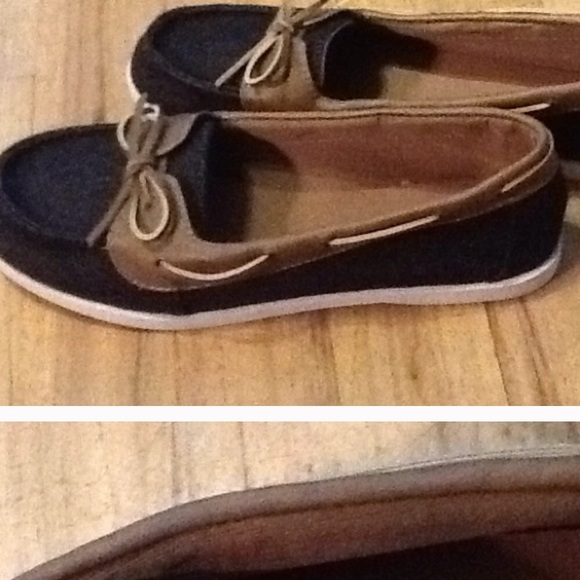 Used - Picture 2 of 3